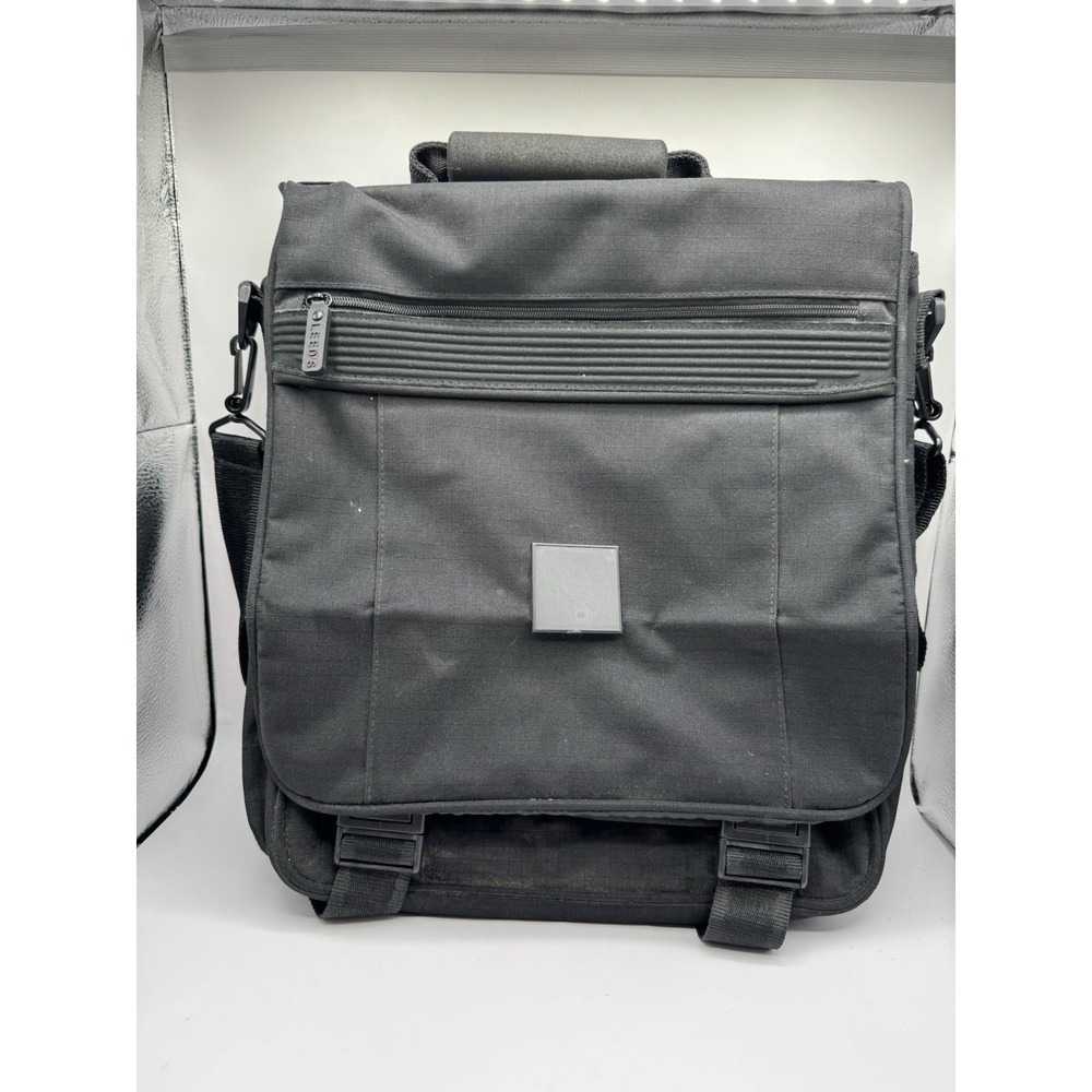 Leed's Black Messenger Bag Satchel Laptop Computer 8500-11